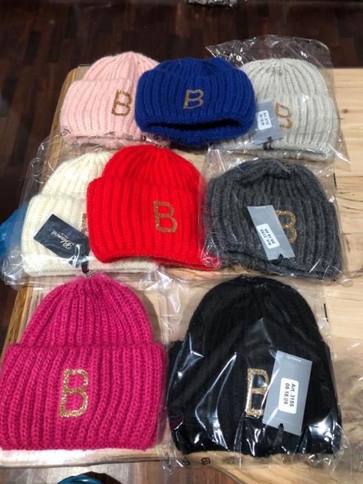 Фото Mondana - Шапки