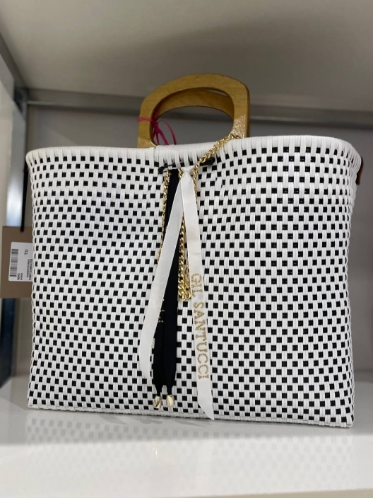 Фото Gil Santucci