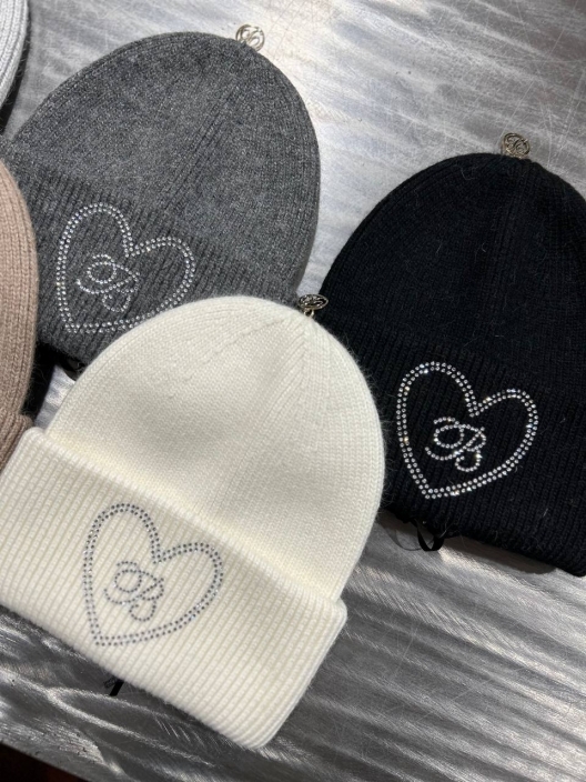 Фото Mondana - Шапки