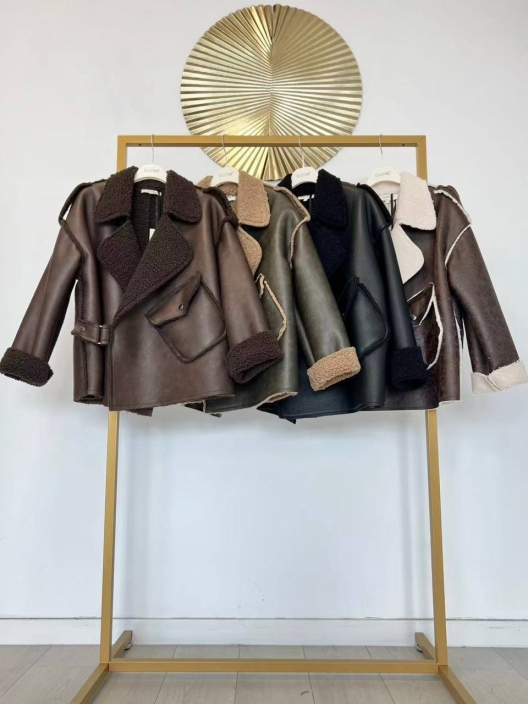 Итальянская одежда, бренд Clothe, арт. 73901701